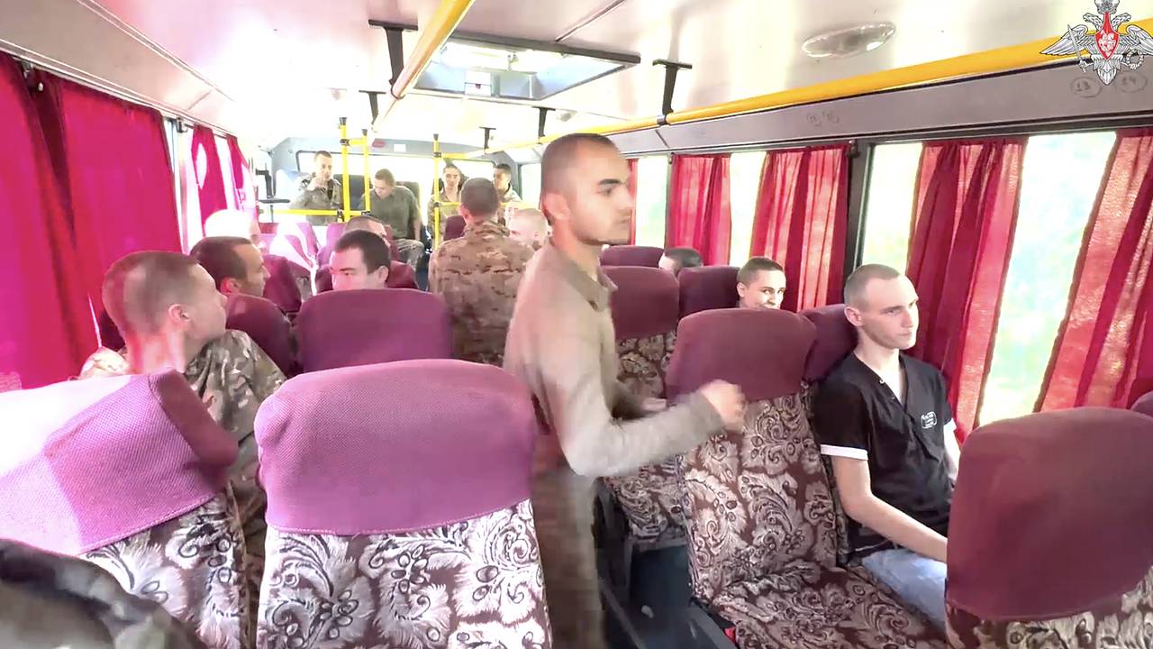 Вернувшиеся из плена российские военные поделились впечатлениями от освобождения