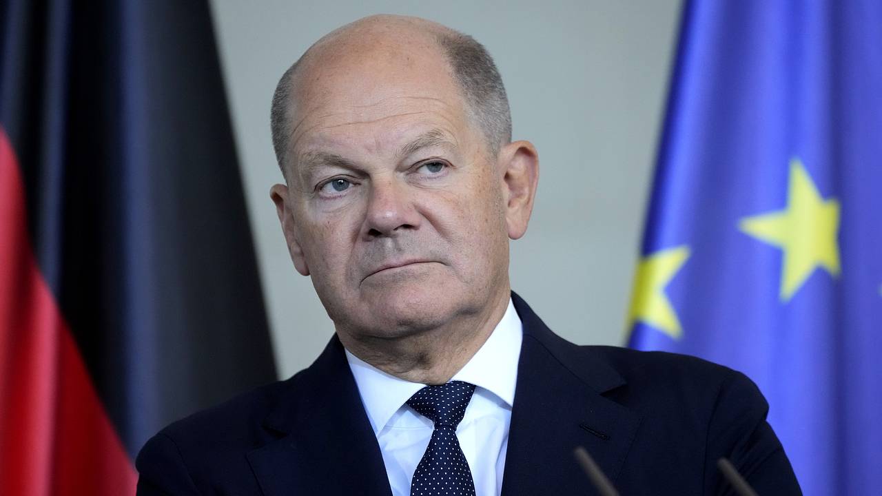 Шольц не разрешил Украине наносить удары вглубь России