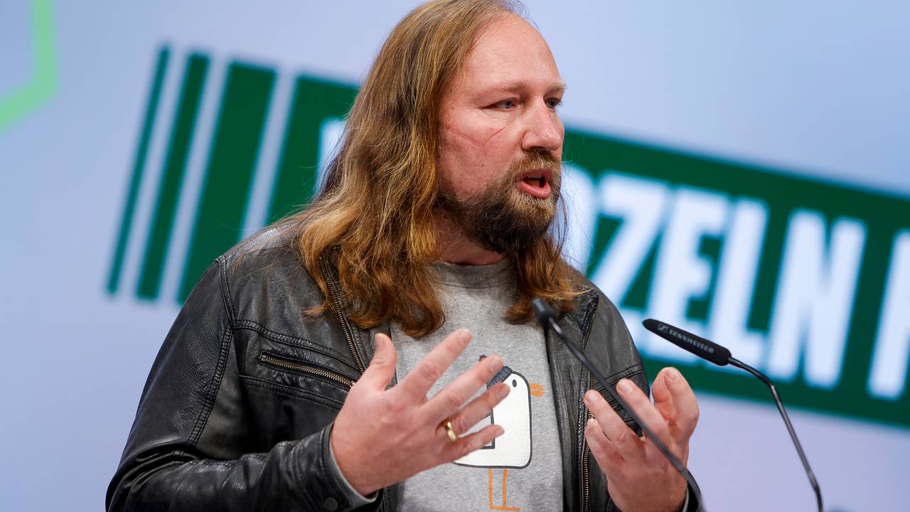 В ФРГ предупредили о наплыве беженцев при прекращении поддержки Украины