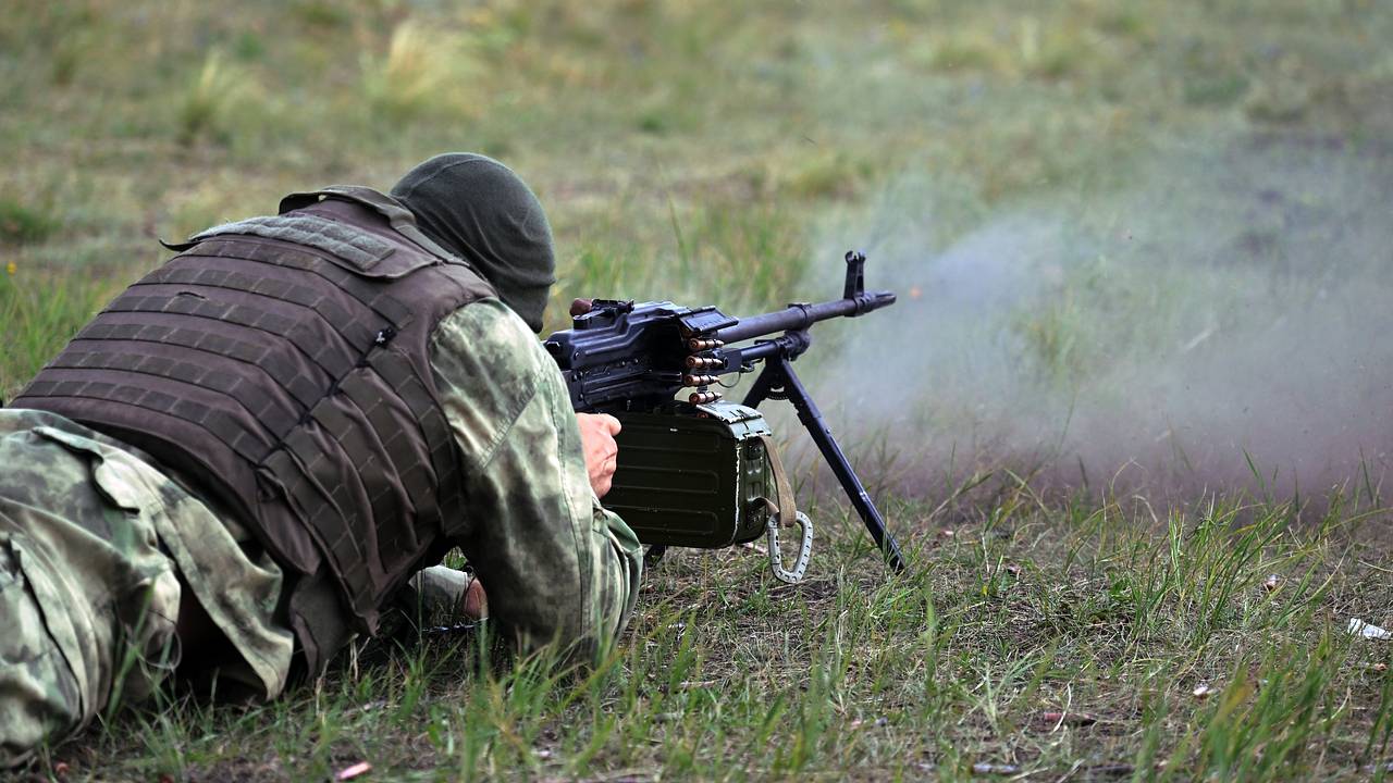 Российский рядовой метким выстрелом сбил беспилотник