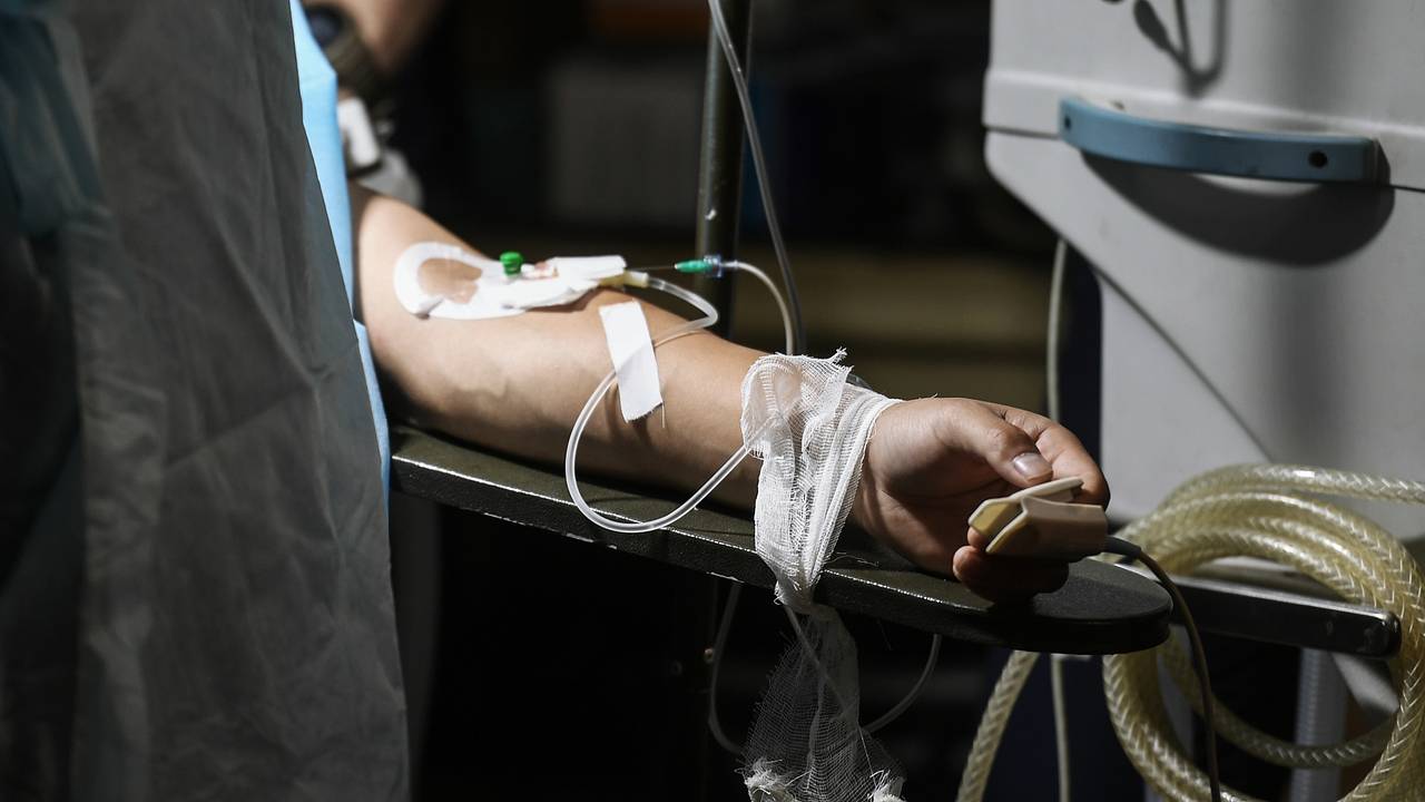 Боец СВО впал в кому после ранения в палец