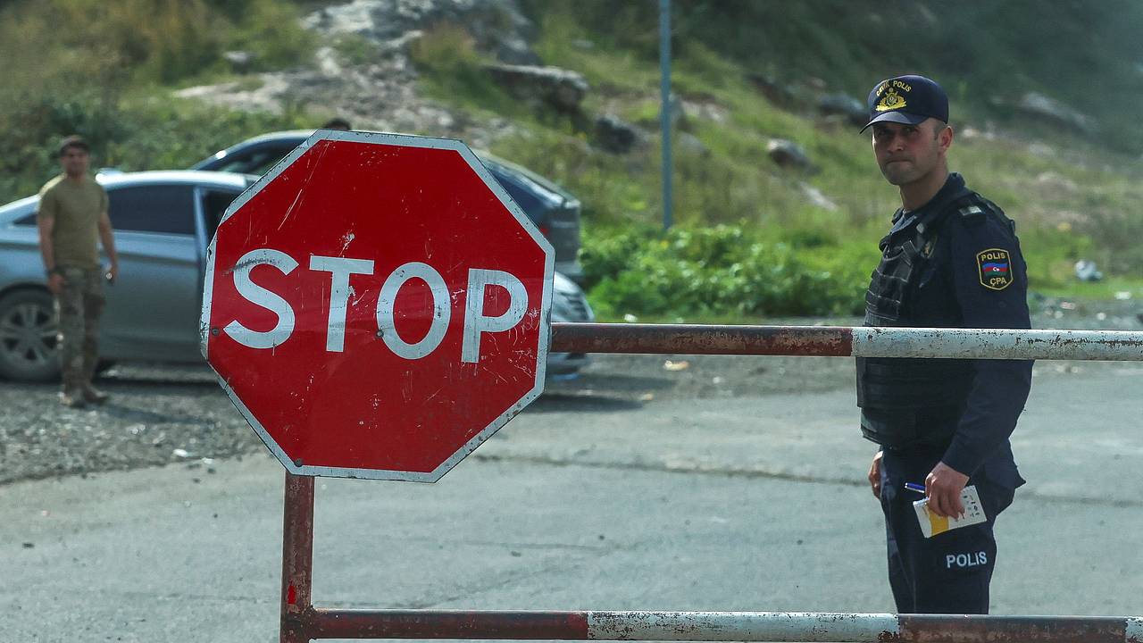 «Мать Армения» назвала выгоды для Запада от конфликтов в ДНР и Карабахе