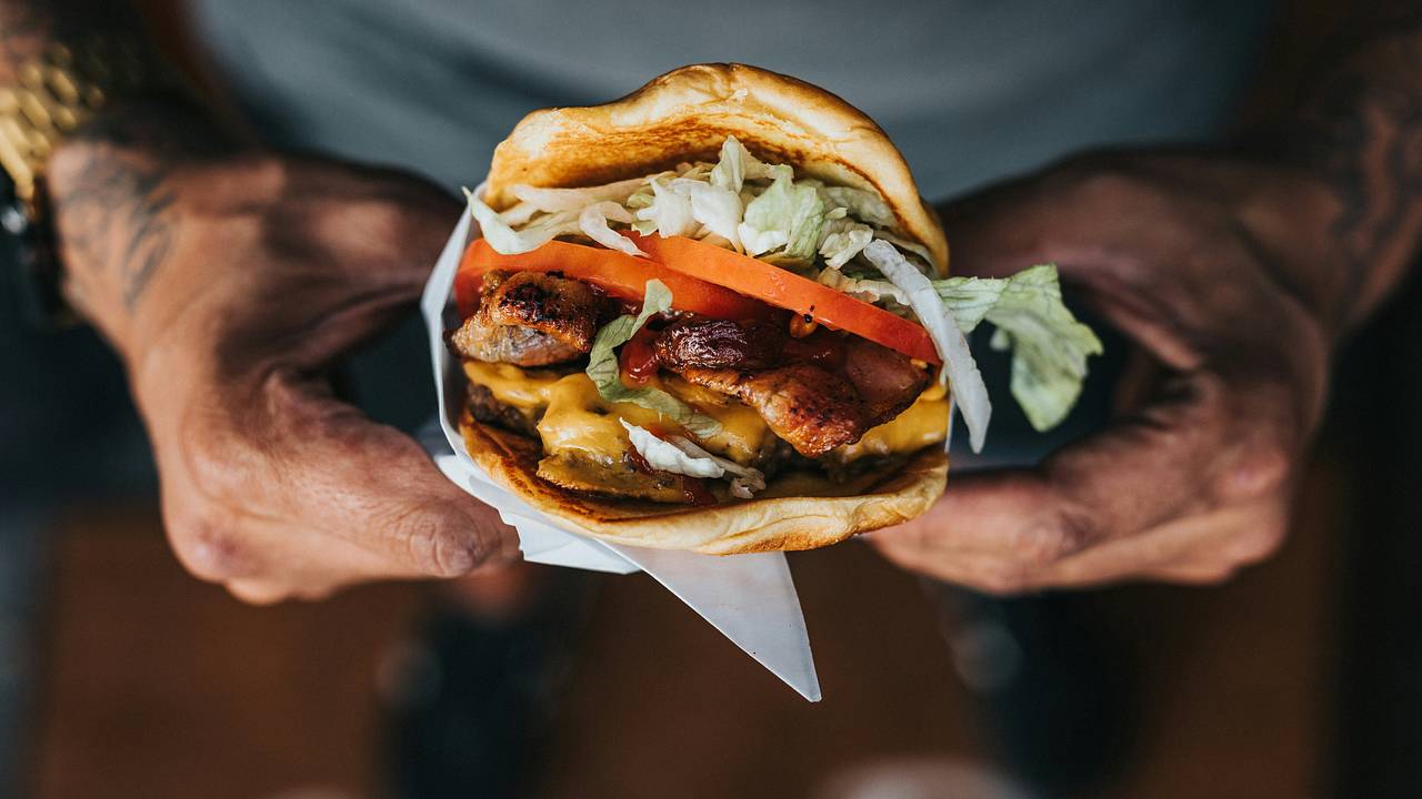 Диетологи призвали не демонизировать газировку и полуфабрикаты