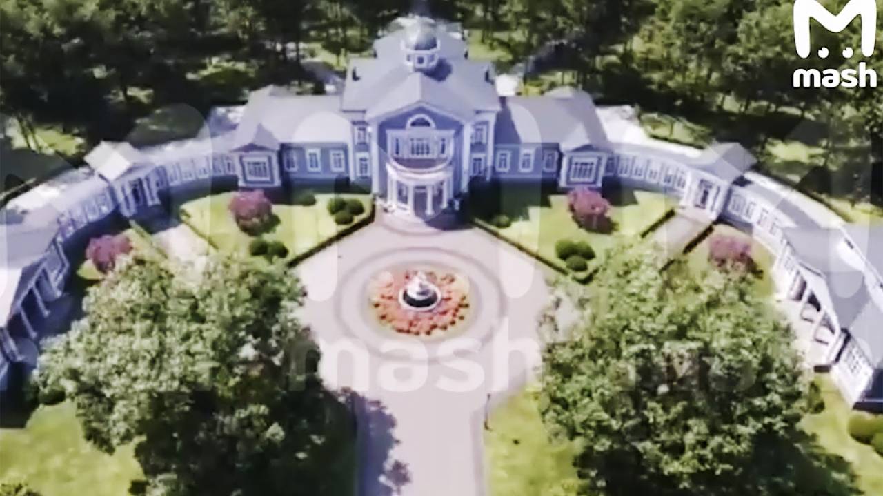 Роскошную усадьбу-самострой арестованного экс-замминистра обороны отказались сносить