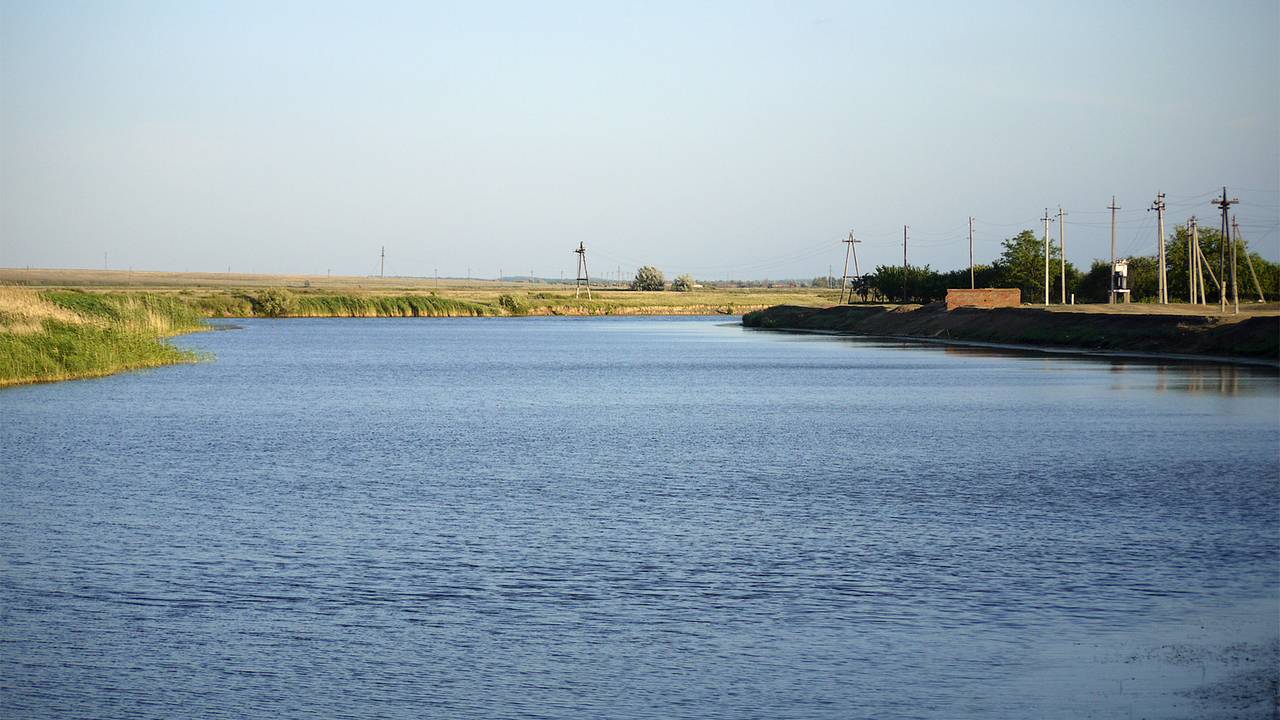 Автомобиль с пропавшей на российской трассе семьей нашли на дне реки