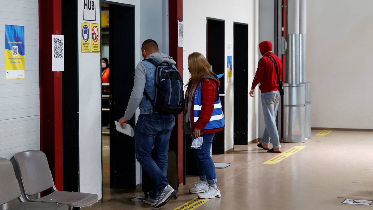 Вероятность выдачи Киеву проживающих за границей украинцев призывного возраста оценили