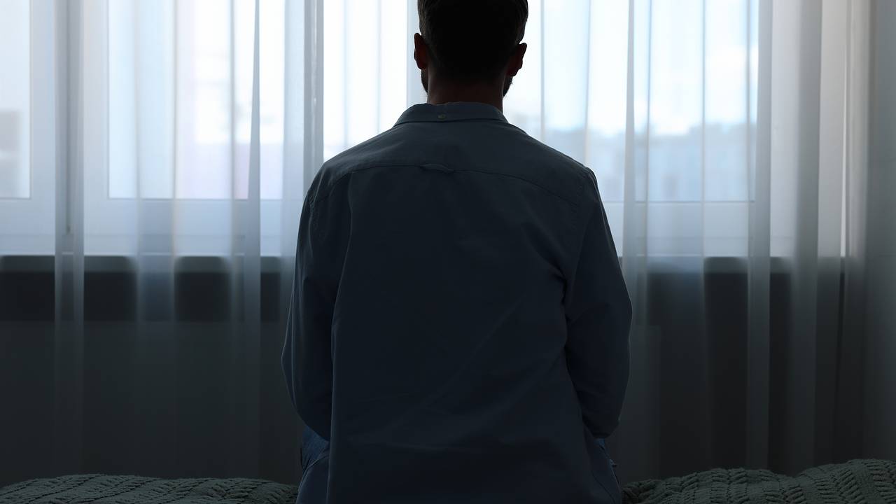 Мужчина пожаловался на недостаток нежности и секса в отношениях с женой и получил совет