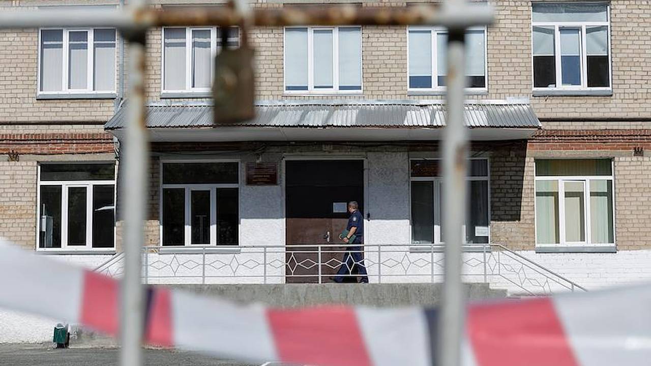 Львова-Белова назвала возможную причину происшествия в школе в Челябинске