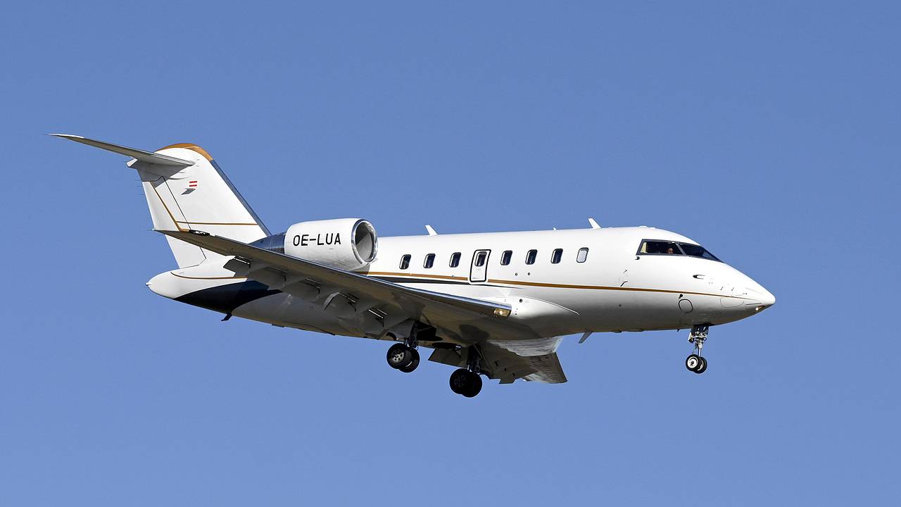 Неизвестный самолет дважды облетел Калининградскую область вдоль границы