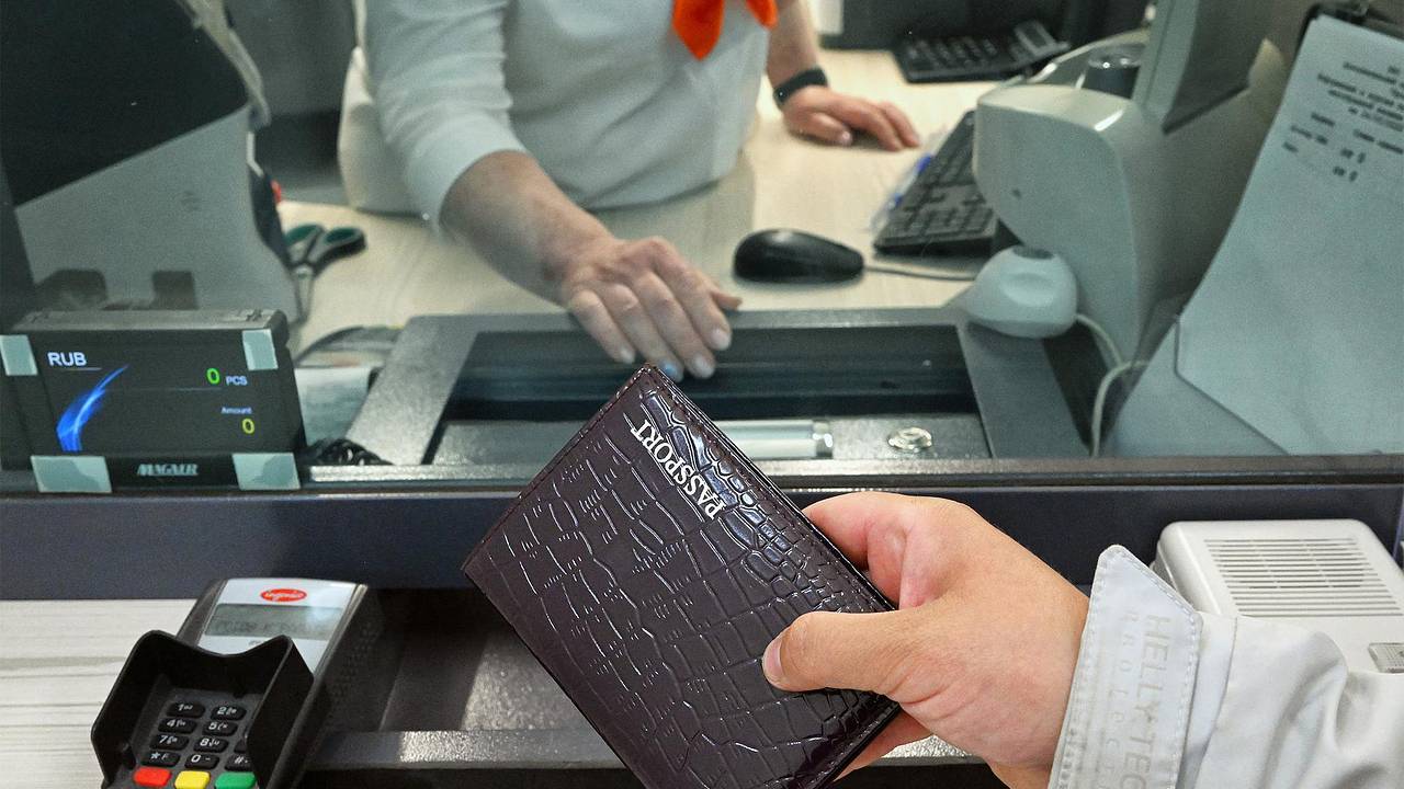 ЦБ заявил о росте рисков по кредитам россиян