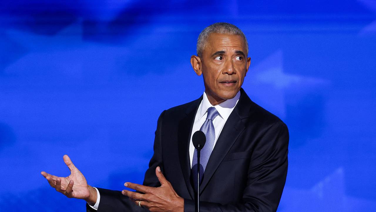 Обама захотел найти избирателей для Харрис в TikTok