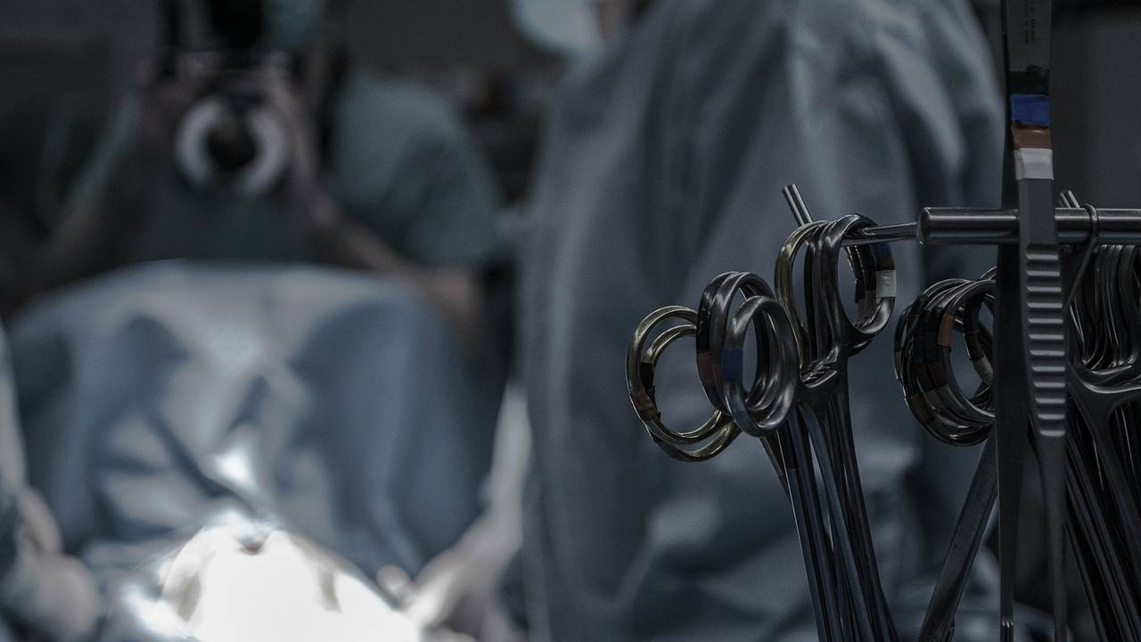 Российскому бойцу СВО хирурги зашили гниющие дыры на ногах