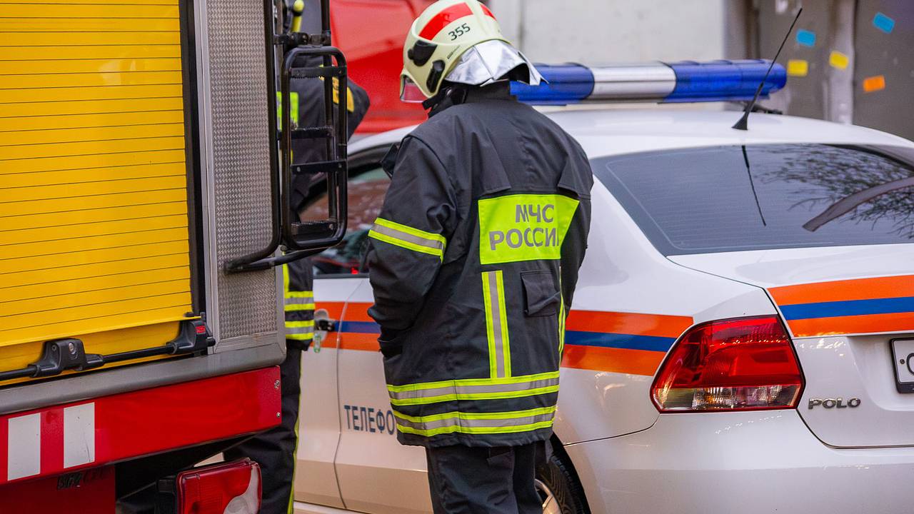 Из-за атаки ВСУ на территории российского предприятия начался пожар