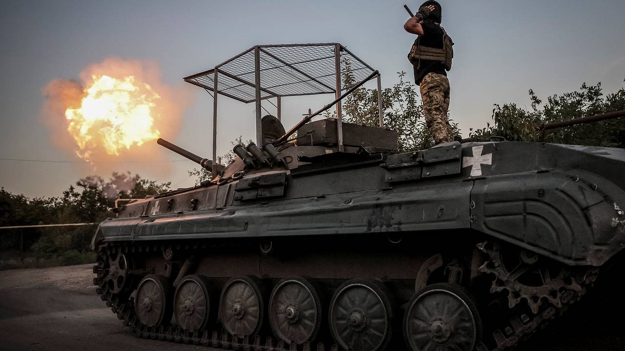 В России прокомментировали закупку оружия для Украины за счет активов Москвы