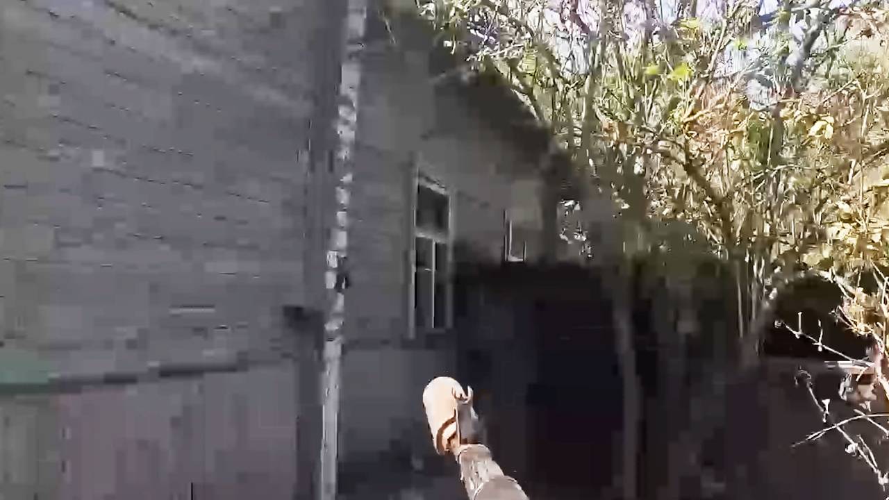 Минобороны показало кадры работы морпехов в Курской области