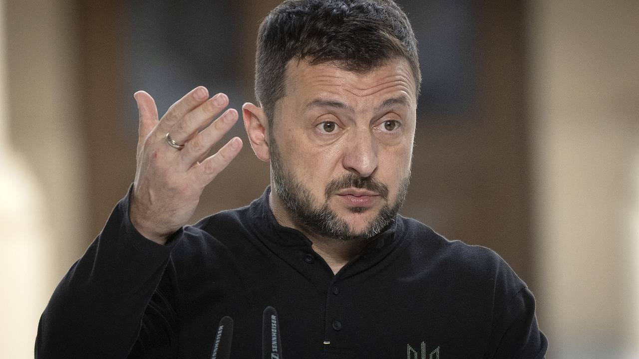 «Атмосфера была крайне напряженной». Зеленский поругался с министром иностранных дел Польши. В чем он обвинил дипломата?