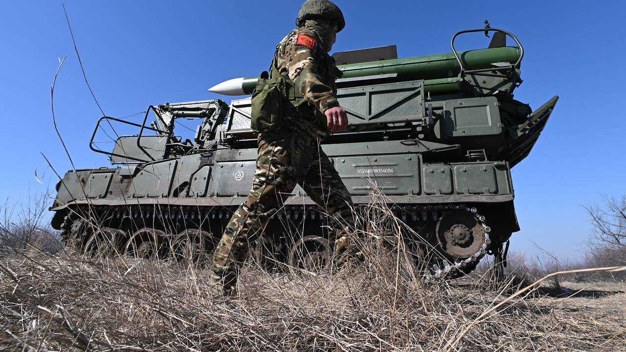 Российские военные сбили украинские вертолет и самолет над правым берегом Днепра
