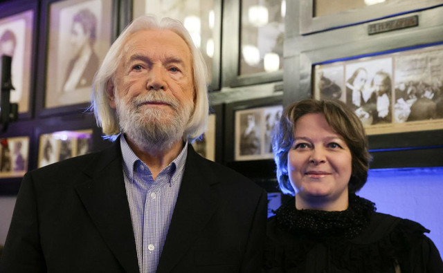 Супруга актера Станислава Любшина опровергла его госпитализацию