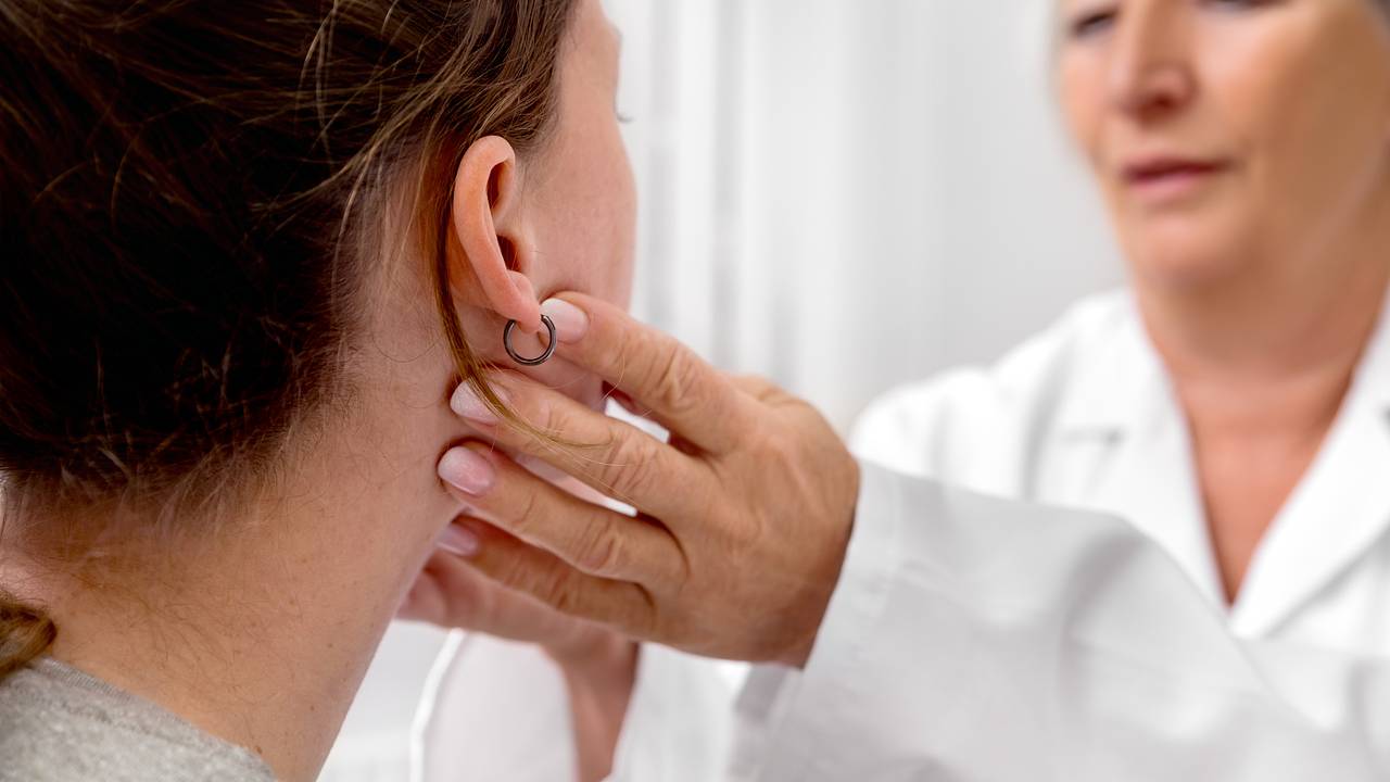 Врач предупредила о тревожных симптомах лимфомы