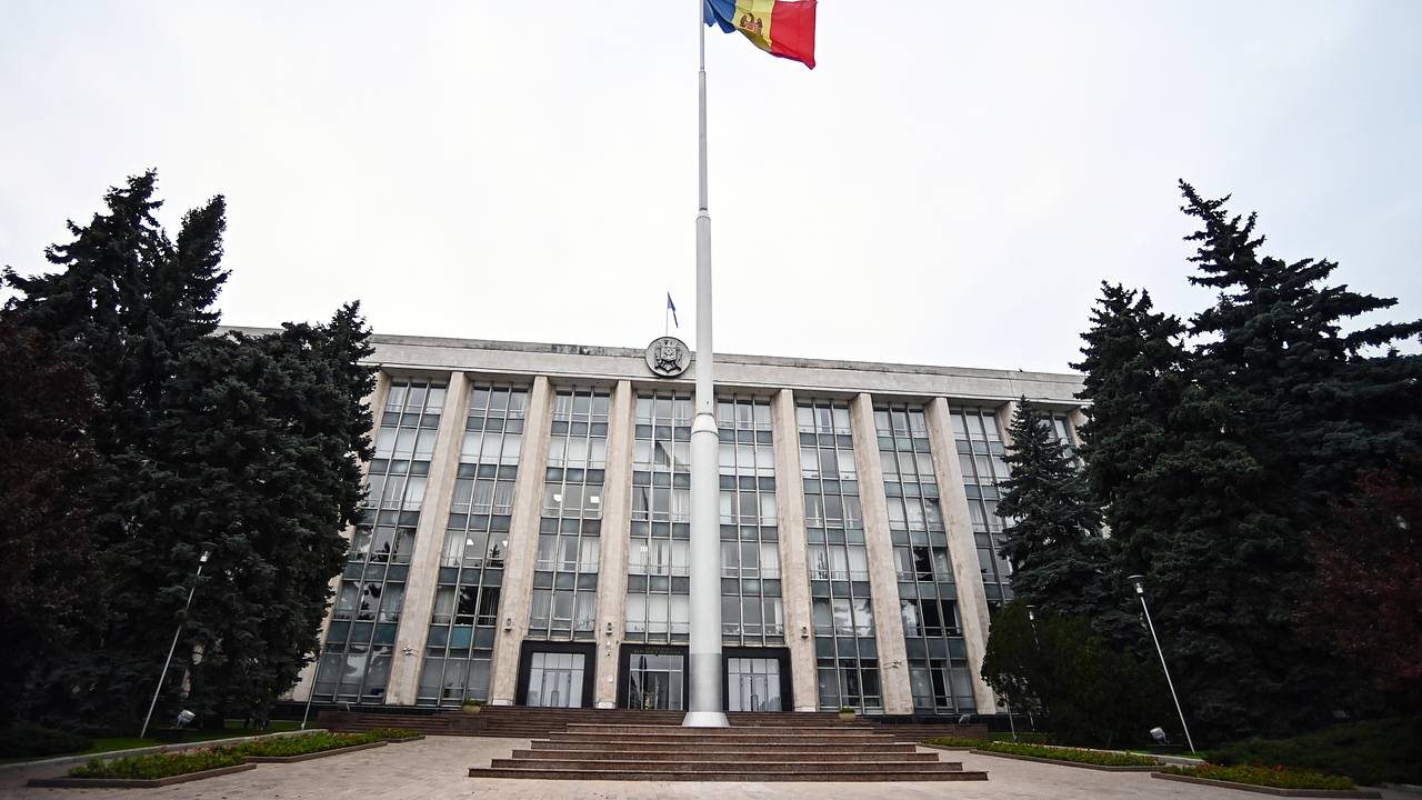 В Молдавии решили отправить в отставку командующего армией