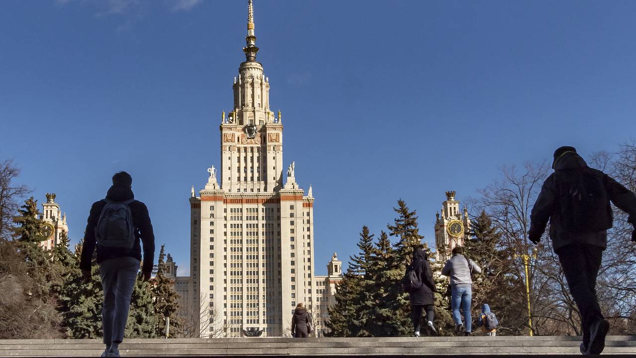 Студентов МГУ эвакуировали из-за звуков стрельбы у офиса Wildberries в центре Москвы