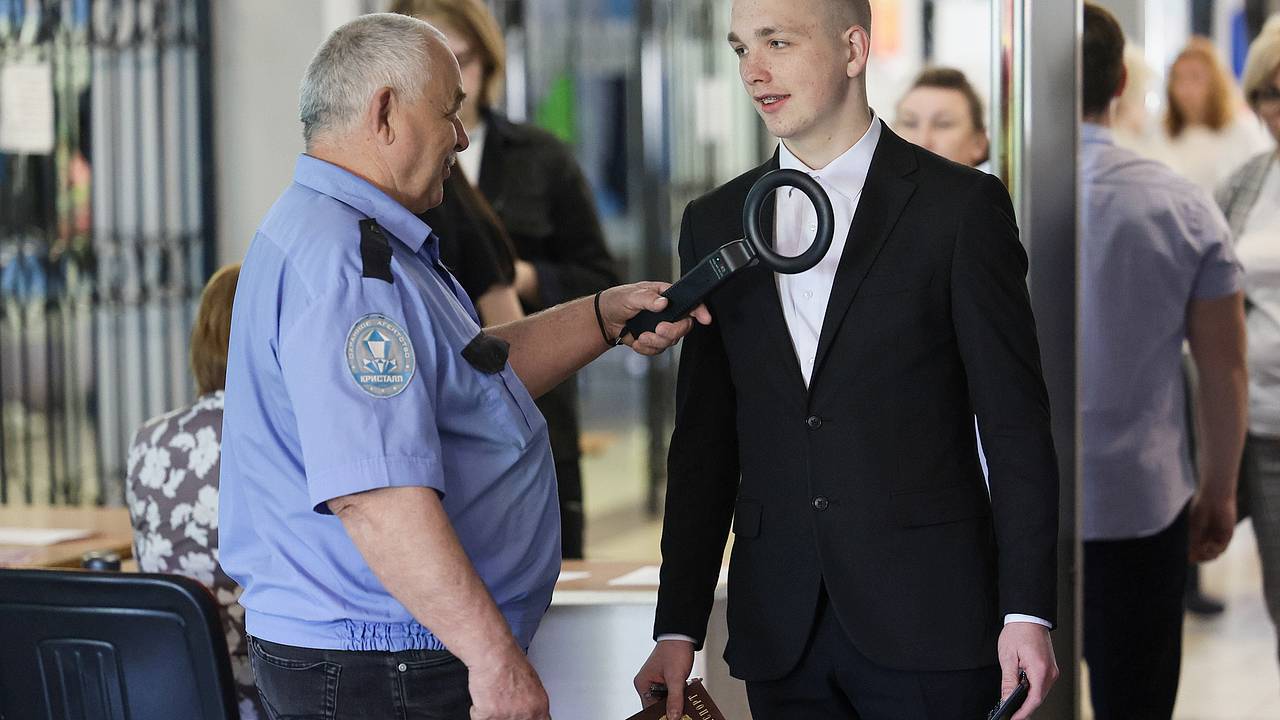 Раскрыты подробности об особенностях охраны в челябинской школе