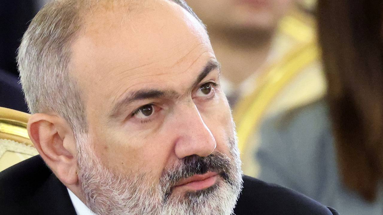 В России допустили внешнее давление на Пашиняна из-за слов об угрозе ОДКБ