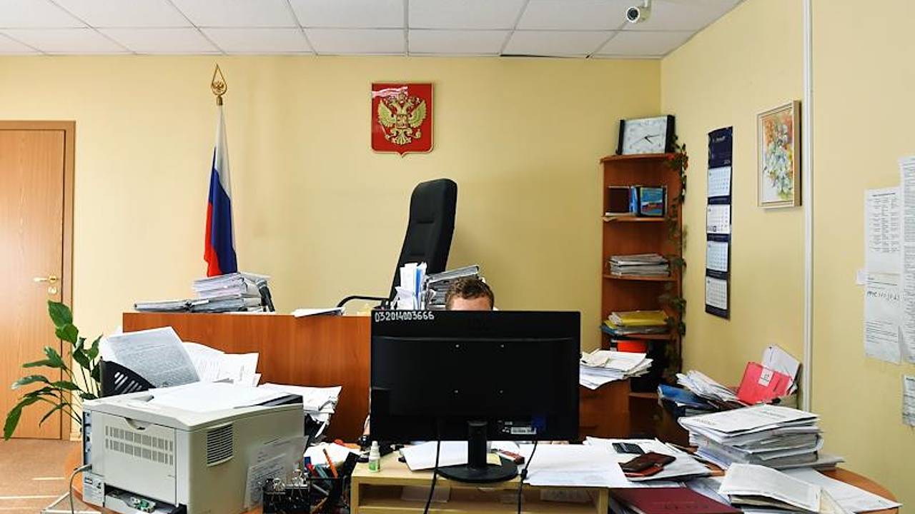 Следствие попросило суд заочно арестовать сооснователя DOXA за призыв к терроризму