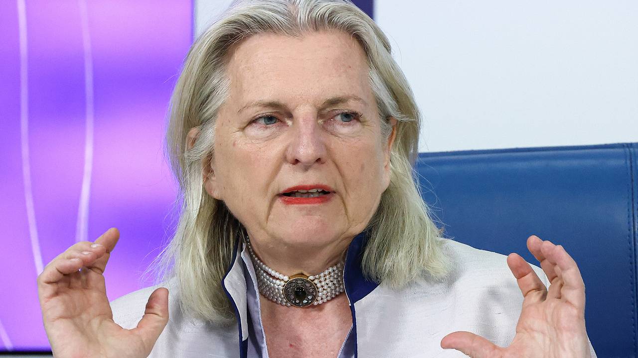 Экс-глава МИД Австрии Кнайсль сделала заявление об опасности третьей мировой войны