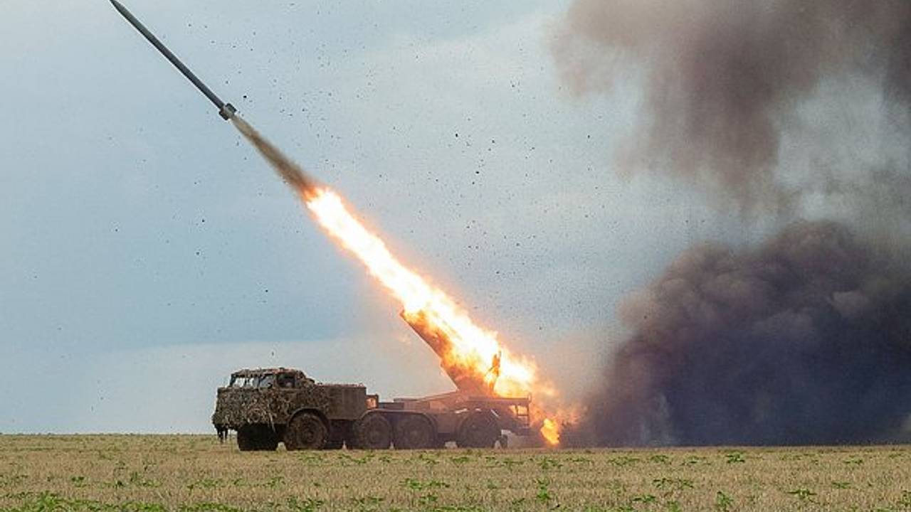 Президент Словакии в разговоре с главой МИД Украины захотел остановить «бряцание оружием»