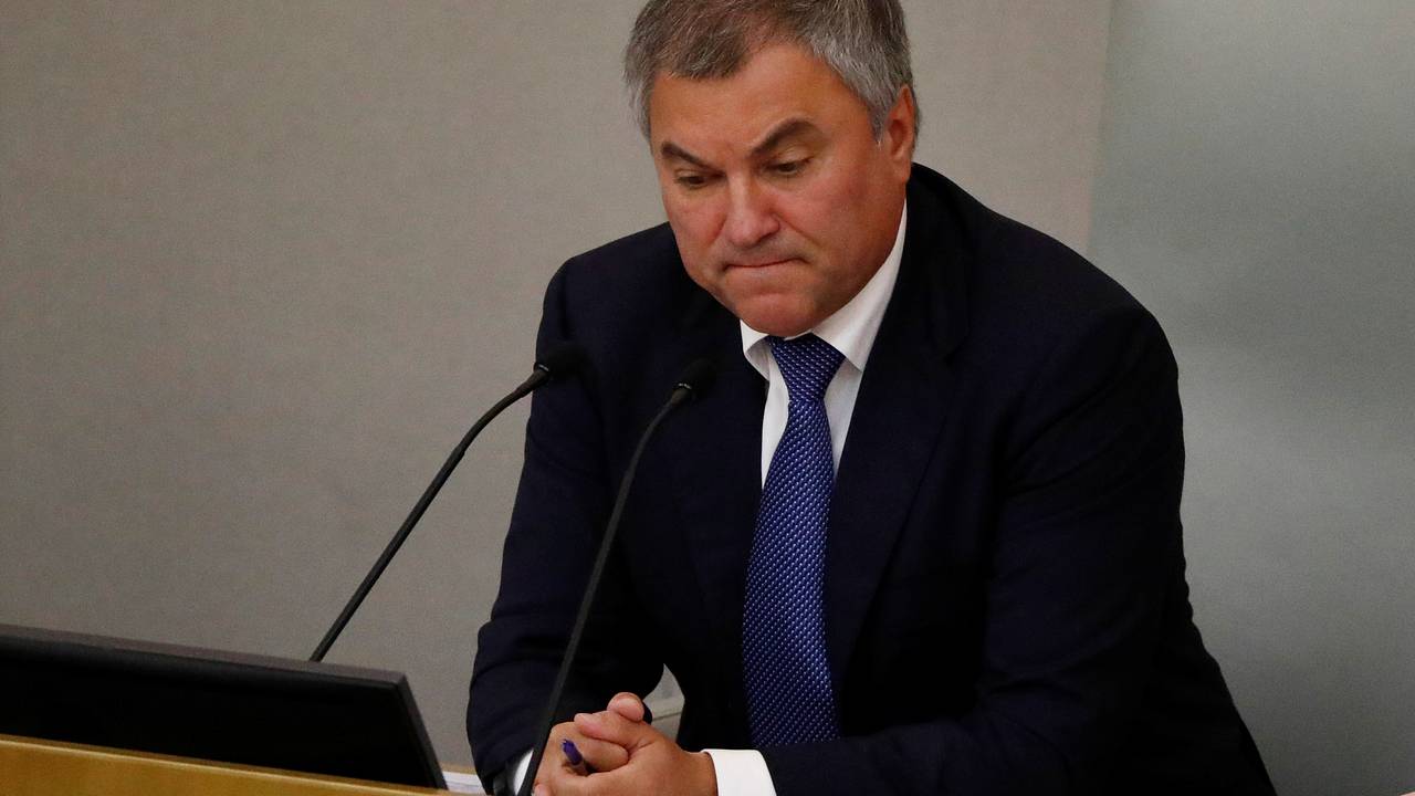 Володин предупредил об угрозе ядерной войны из-за Байдена и Макрона