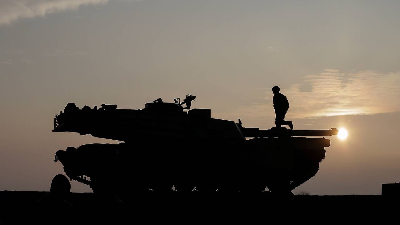 Стало известно о возможном получении Украиной списанных австралийских танков