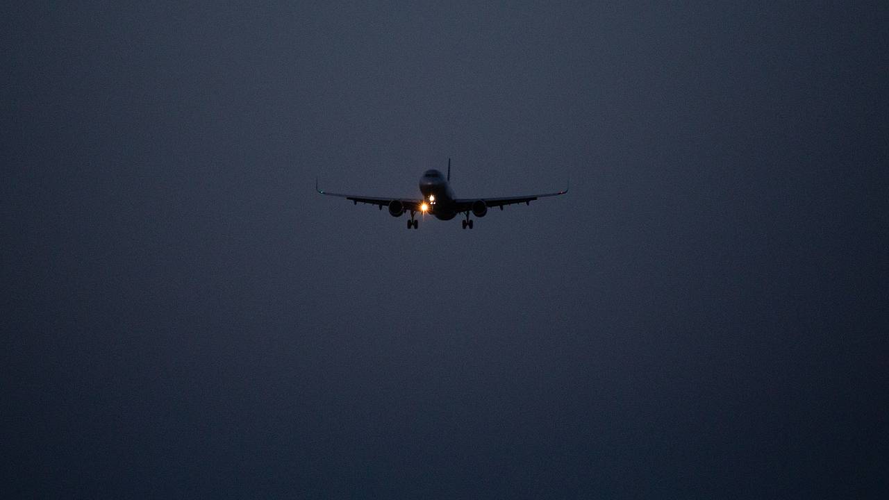 Пилоты самолета с россиянами на борту заметили неизвестный беспилотник в небе