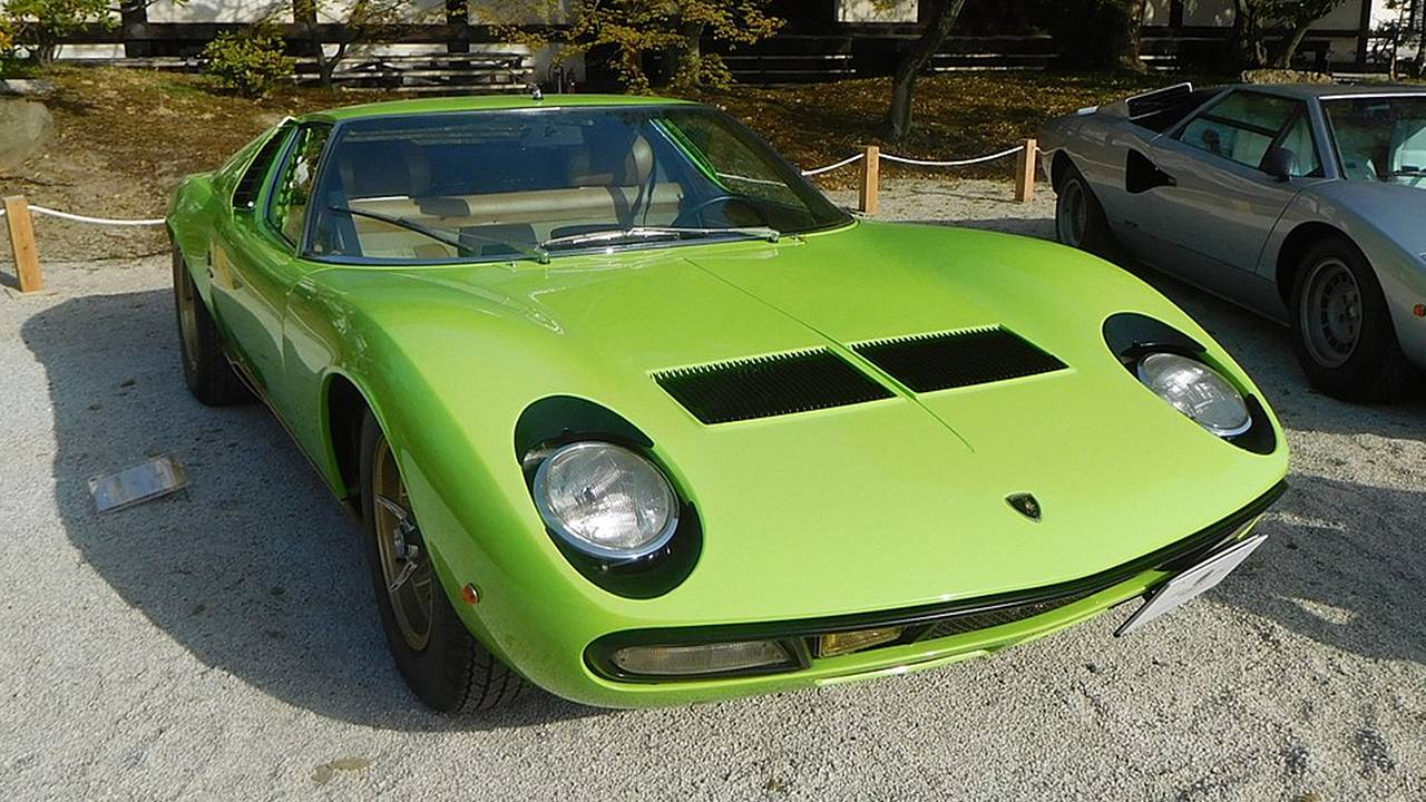 На свалке нашли три винтажных Lamborghini за миллионы рублей