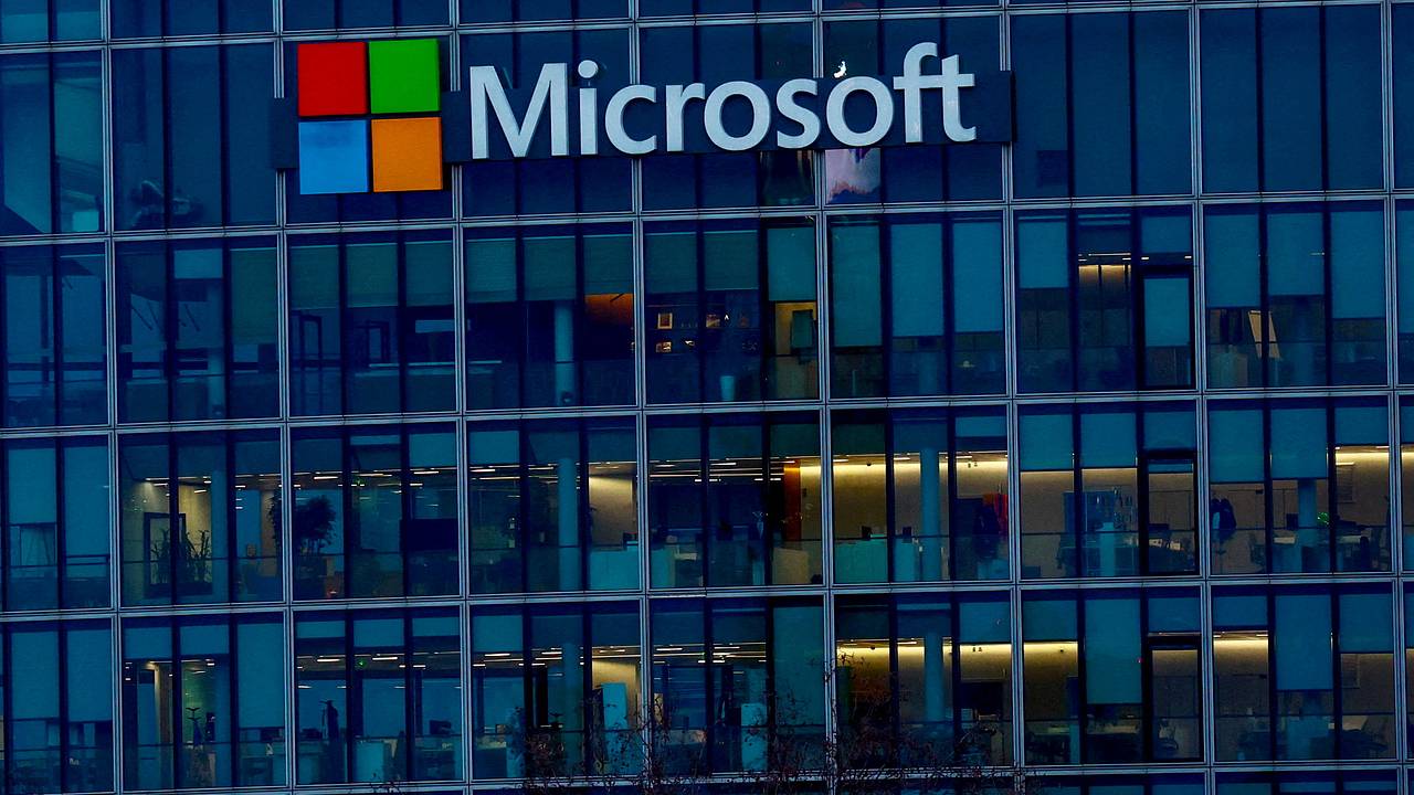 Microsoft изобрела вращающийся на 360 градусов смартфон