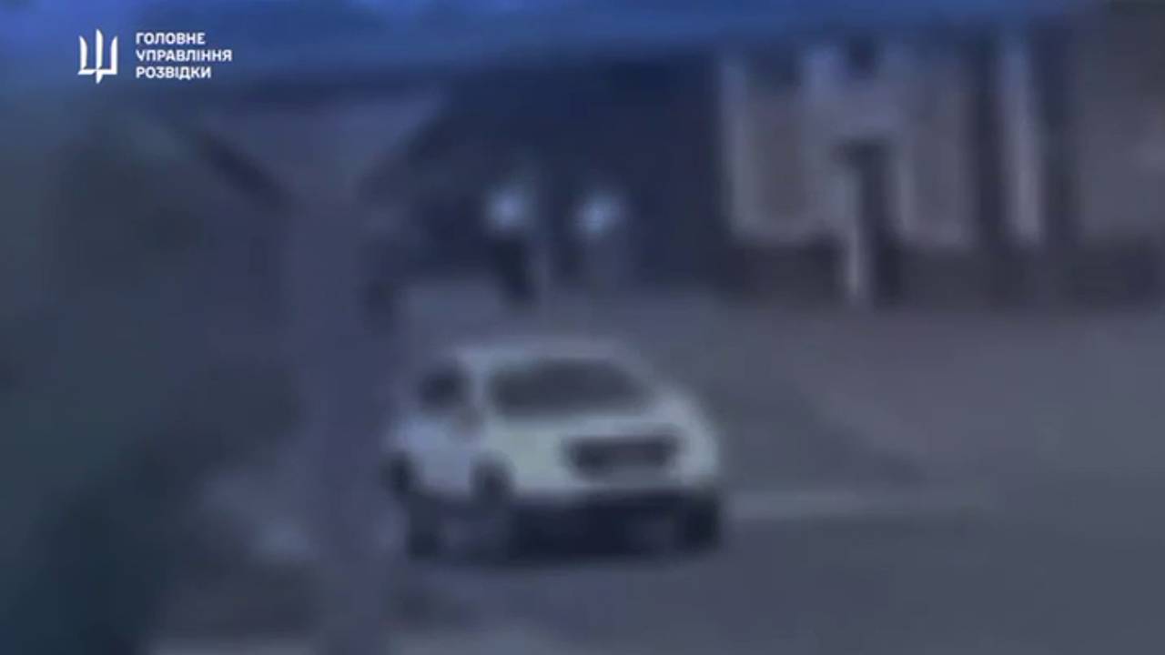 Разведка Украины показала видео подрыва машины начальника охраны ЗАЭС