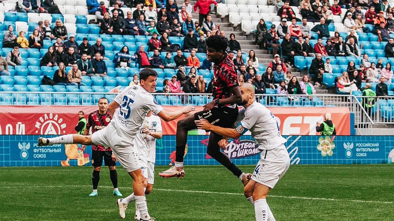 Дебютант РПЛ на последних секундах упустил победу в матче чемпионата России