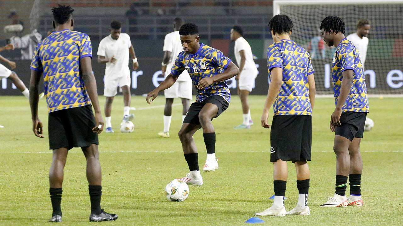 «Ситуация очень тяжелая». Сборные двух стран отказались от матча с Россией в октябре. Как они объяснили это решение?