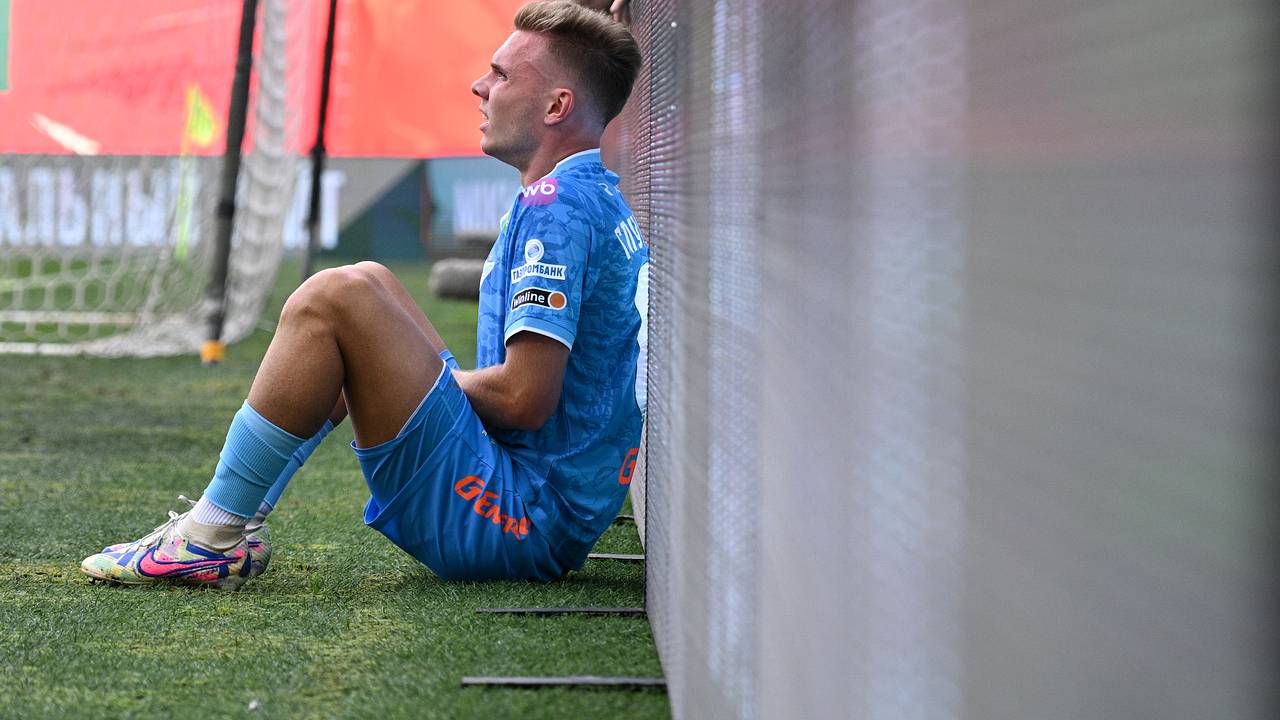 Критиковавший матчи сборной России футболист «Зенита» получил вторую за два месяца травму