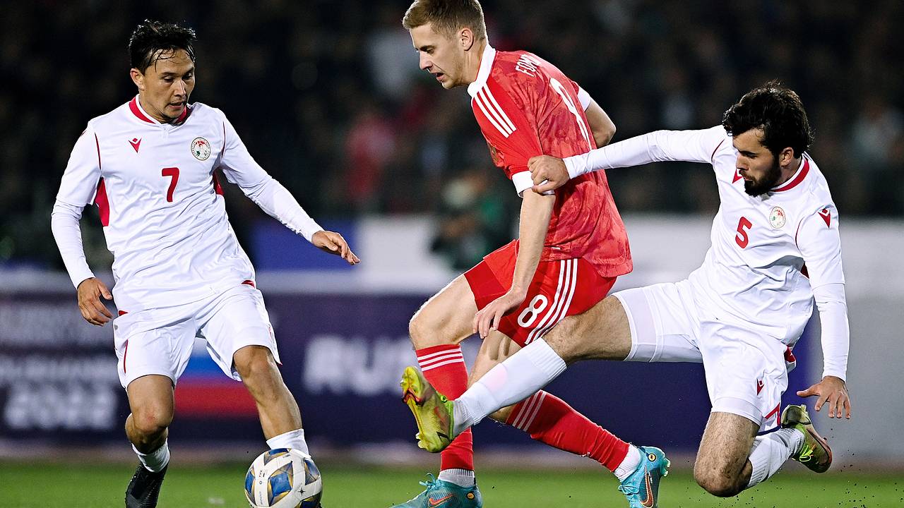 Сборная Таджикистана по футболу отказалась играть со сборной России