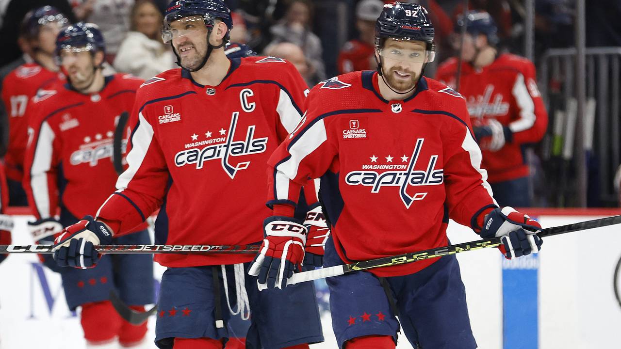 Кузнецов оценил погоню Овечкина за рекордом Гретцки в НХЛ