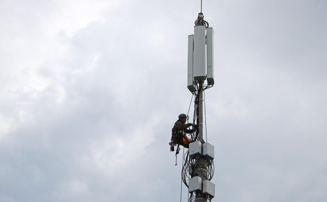 Гладков сообщил о повреждениях при атаках ВСУ 70 вышек связи