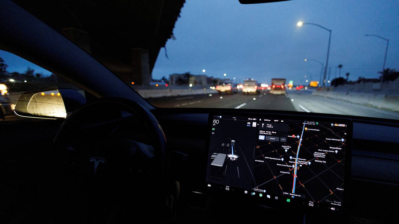 Американские полицейские пожаловались на автомобили Tesla