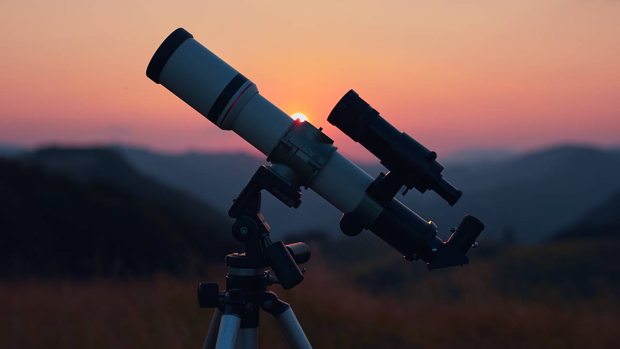 Редкую комету в небе над Россией запечатлели на фото