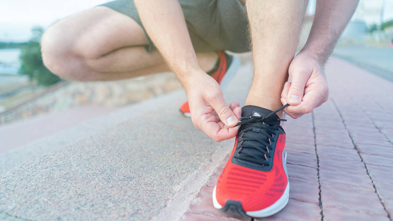 Фитнес-тренер объяснила выбор правильной обуви для занятий спортом