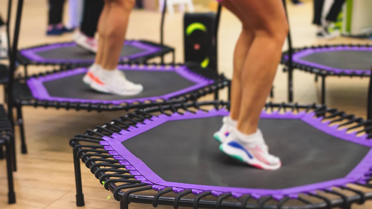 Тренер перечислила опасные упражнения на групповых занятиях