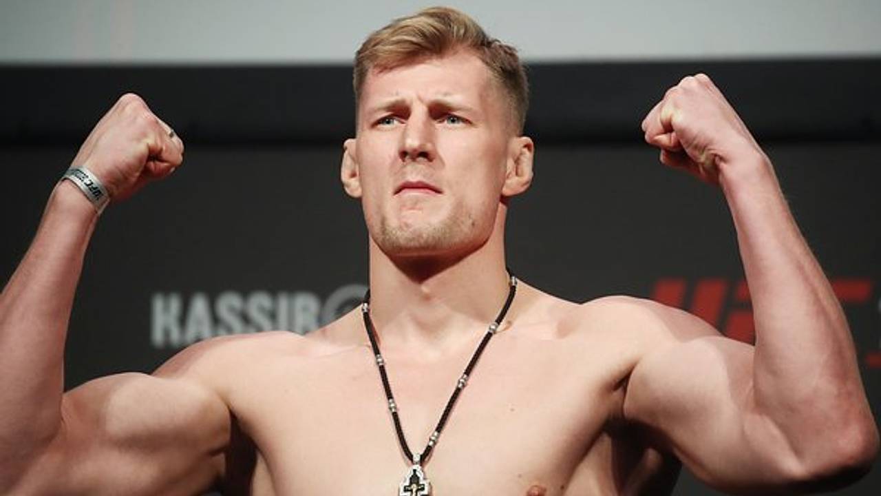 Боец UFC Волков рассказал о сложностях общения с американцами