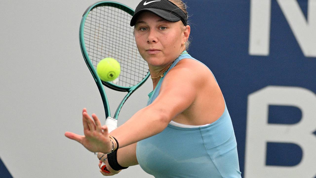Касаткина победила Андрееву в финале турнира WTA