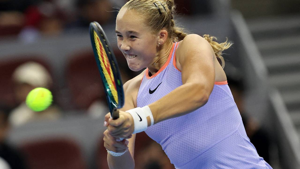 Российская теннисистка назвала обыгравшую ее в финале турнира WTA соотечественницу сучкой