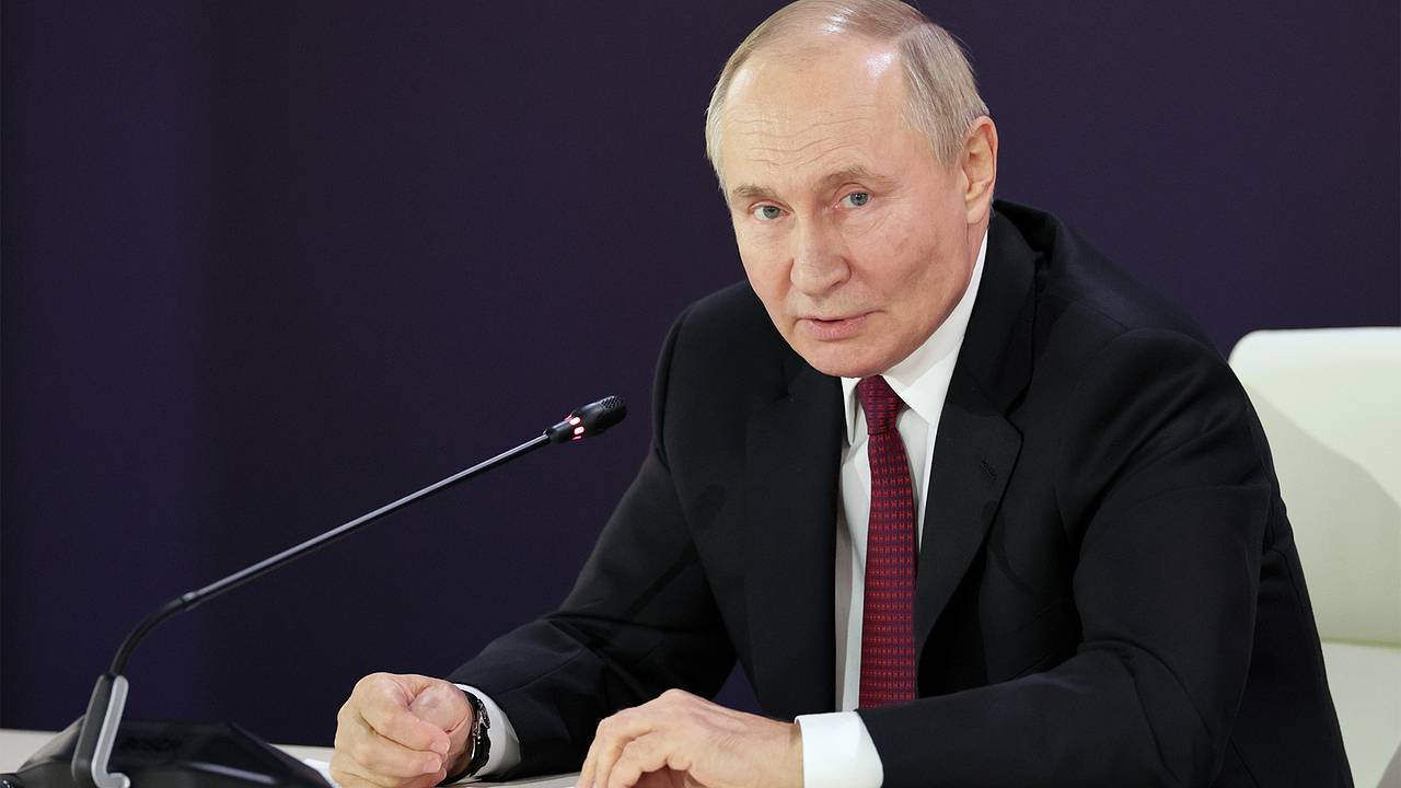 Путин наградил российских паралимпийцев-участников Игр в Париже